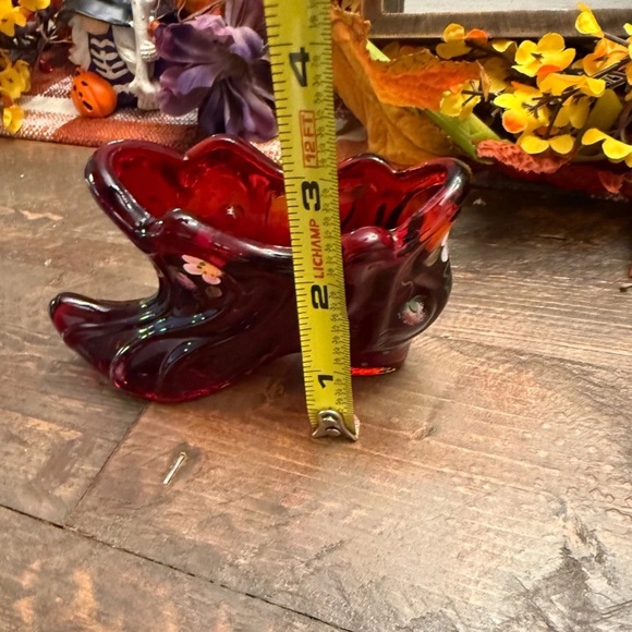 Hand painted Fenton Shoe Figurine - Picture 7 of 9